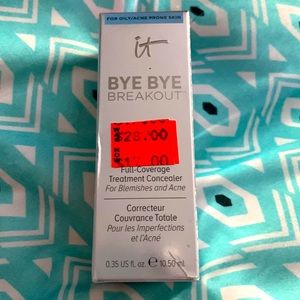 iT Bye Bye Breakout full coverage Concealer